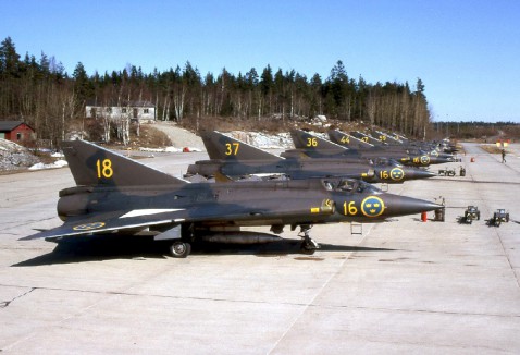 J35 Draken på F18